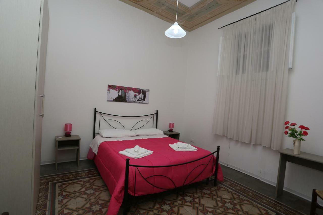 Rest And Go Bed & Breakfast ปาแลร์โม ภายนอก รูปภาพ