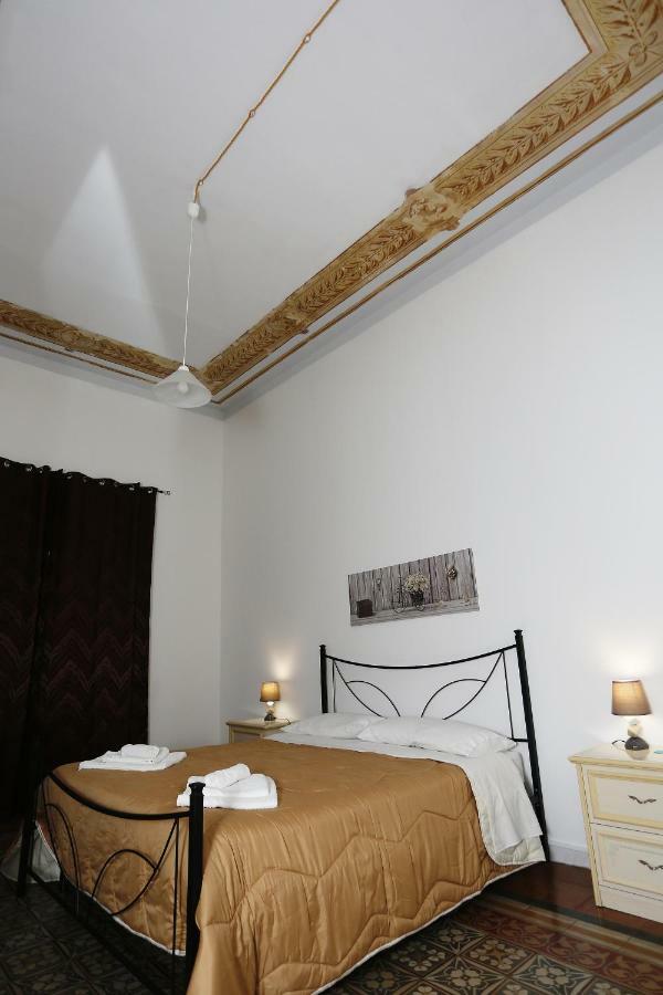 Rest And Go Bed & Breakfast ปาแลร์โม ภายนอก รูปภาพ