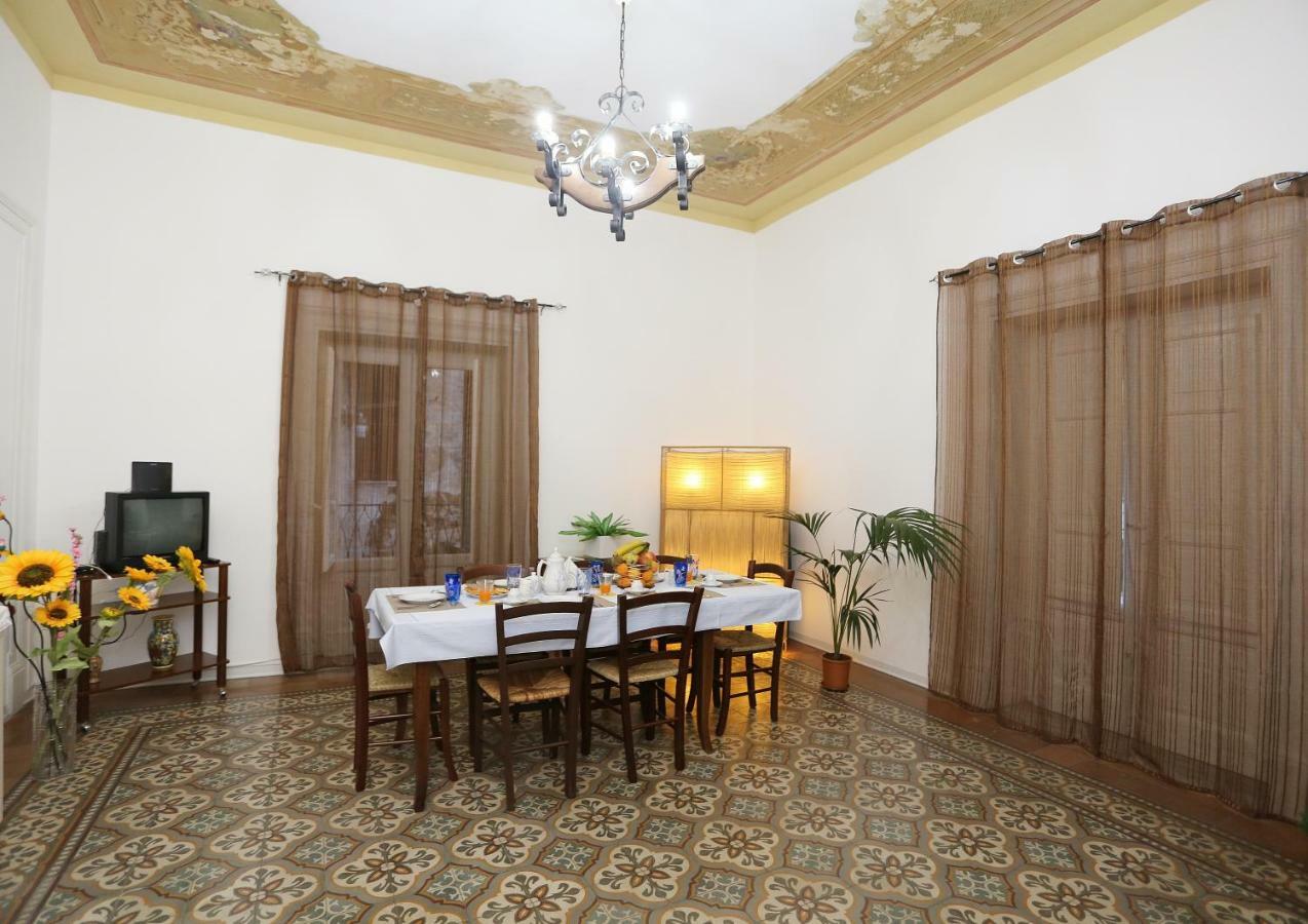 Rest And Go Bed & Breakfast ปาแลร์โม ภายนอก รูปภาพ