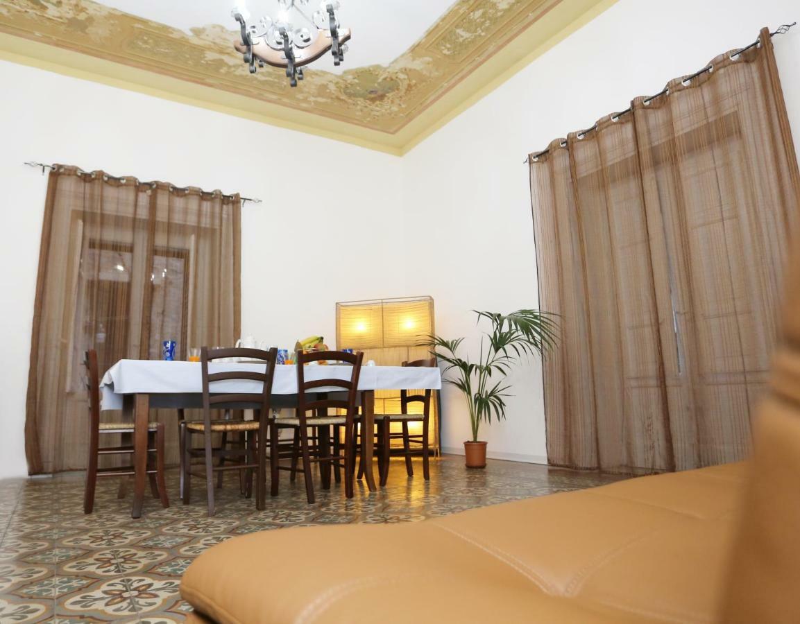Rest And Go Bed & Breakfast ปาแลร์โม ภายนอก รูปภาพ